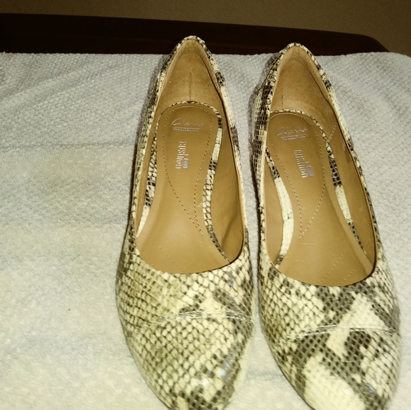 Shoes - Picture 1 of 6